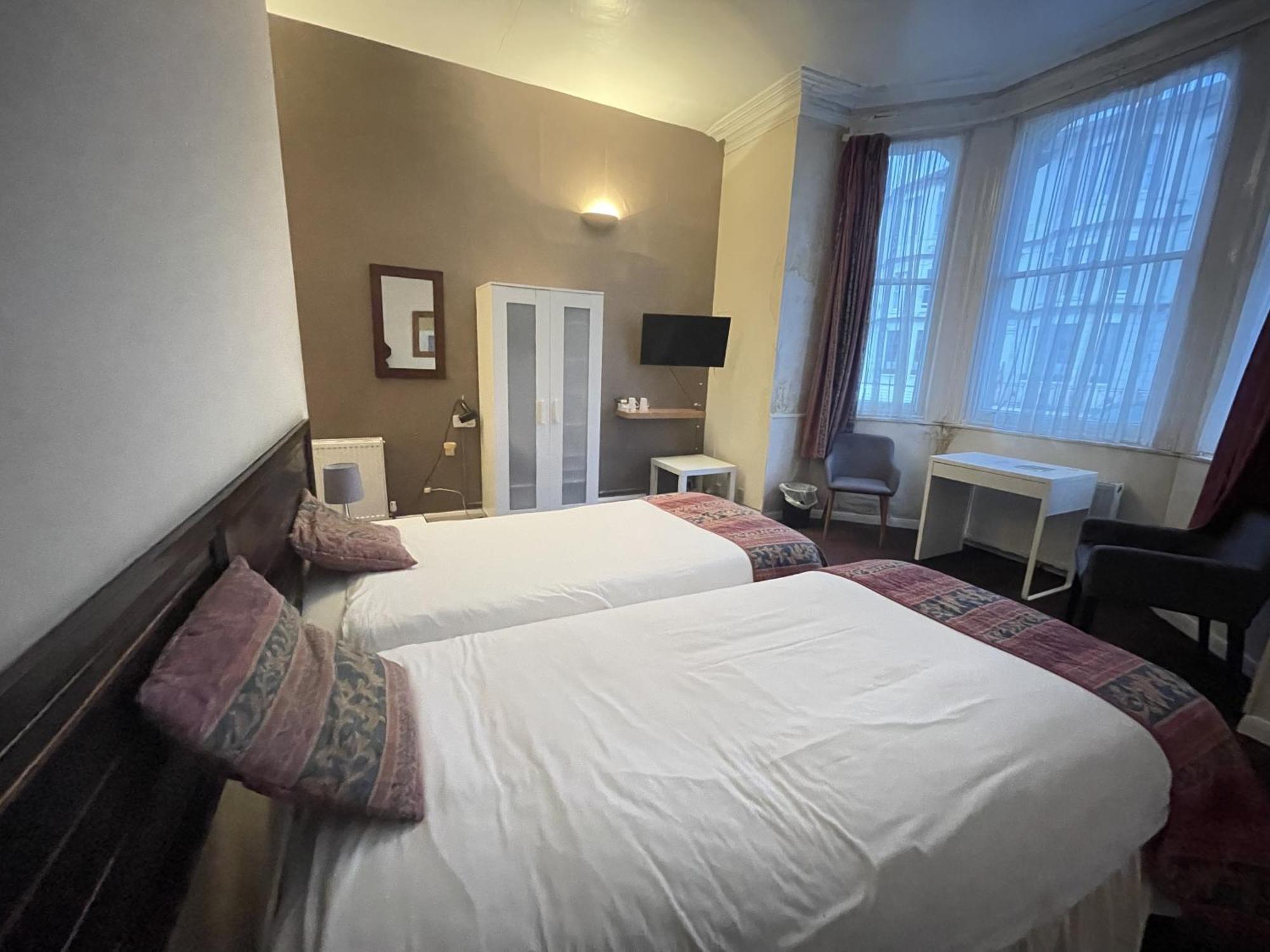 The Dolphin Hotel Great Yarmouth Room photo